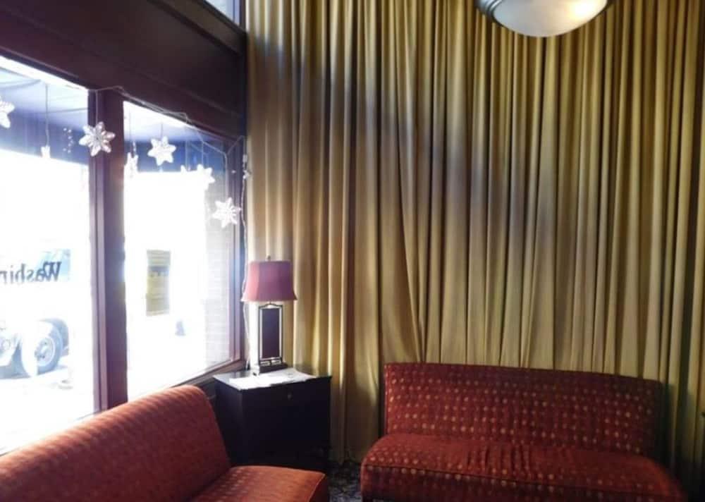 Washington 3* Oakland